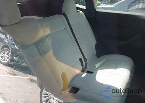 2023 Tesla Model Y Awd/Long Range Dual Motor All-Wheel Drive из США, поврежденный, VIN 7SAYGDEE8PF633550